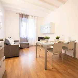 leoncino-apartment.hotelinveneto.com/